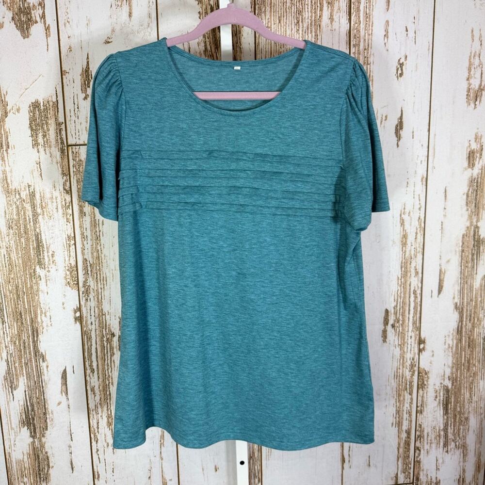 Chic Teal Short Sleeve Ruffle Details Women's Top. Size Large. Excellent cond!